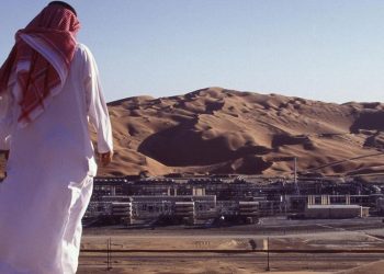NESTALI PETRODOLARI: Kraljevina utrostručila PDV, naftni gigant digao kredit da isplati dividendu