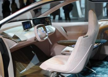 REVOLUCIJA U AUTOINDUSTRIJI JE VEĆ POČELA:  Automobil budućnosti – kao današnji mobiteli?