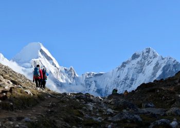 IZ PUSTINJE NA KROV SVIJETA:  Nadhira Al Harthy prva Omanka koja se popela na Mount Everest
