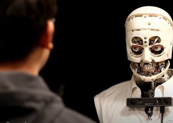 ROBOT VAM NAMIGUJE: Disneyevi naučnici poboljšali svog humanoidnog robota, sada komunicira i pogledom