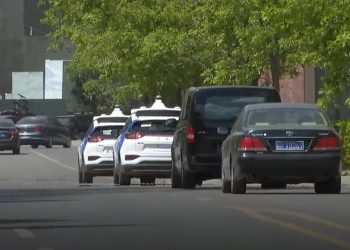 VOLAN MOTA, A VOZAČA NEMA:  Baidu u Pekingu uveo potpunu uslugu korištenja autonomnih taxija