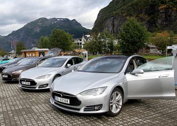 ODLAZE MILIONI ELEKTRIČNIH AUTOMOBILA:  Šta se dešava sa svim istrošenim akumulatorima?
