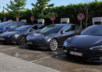 ELON, ELON, GDJE JE ELON:  “Cijene Teslinih vozila porasle zbog pritisaka u lancu snabdjevanja”