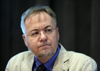 POSLANJE CRKVE NIJE VODITI POLITIKU Pilsel: Biskup Komarica žali se na HDZ BiH, a biskup Palić podržava Čovića