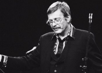 ANTOLOGIJSKI MUZIČKI FENOMEN:  Prije 20 godina umro je Davorin Popović, legendarni pjevač ‘Indexa’