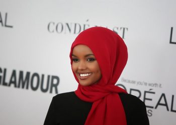 PRVI HIDŽAB NA MODNOJ PISTI: Bivša manekenka Halima Aden progovorila o mračnoj strani modne industrije