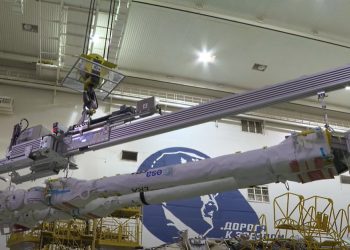 ROBOTI U ZEMLJINOJ ORBITI:  Robotske ruke olakšavaju rad astronautima