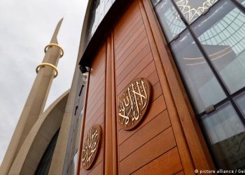 “ALLAHU EKBER, SUSJEDE”:  Zvona katedrale i ezan petkom u podne