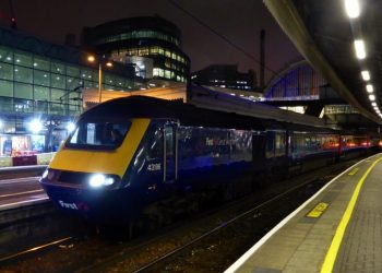 BRITANSKI ELEKTRIČNI VOZOVI ZAUSTAVLJENI:   Prelaze na dizel zbog rekordnih cijena energije