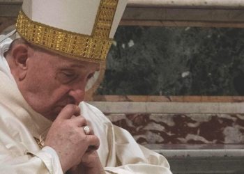PAPA POKRENUO POLEMIKU:  Papa: “Ljudi koji imaju ljubimce umjesto djece su sebični”. CNN: “Je li bitno šta misli?”
