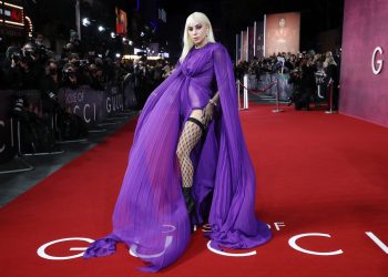 SUJEVJERNA POP DIVA:  Lady Gaga vjeruje da je Patrizia Reggiani poslala roj muha na nju