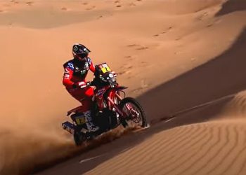 MANEVRI U PIJESKU:  Pogledajte najatraktivnije trenutke vozača Honde na reliju Dakar
