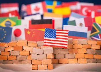 KRAJ SVJETSKOG PORETKA KAKAV POZNAJEMO: “Zbogom Ameriko, pazi da te vrata ne udare”