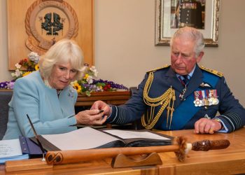 ELIZABETH DRUGA “ODOBRILA” DA CAMILLA POSTANE  “KRALJICA SUPRUGA”: Da, jednog dana kada Charles bude kralj, nju će zvati “kraljica Camilla”