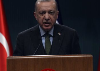 TRAŽI “ČASTAN” IZLAZ ZA PUTINA Erdogan: Turska neće slati protuzračni sustav S-400 u Ukrajinu