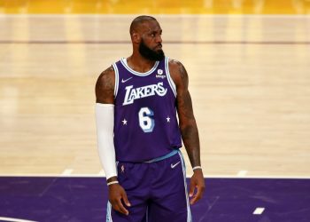 LEBRON JAMES ZA “SPACE JAM” DOBIO ZLATNU MALINU: “Jadna gluma…”