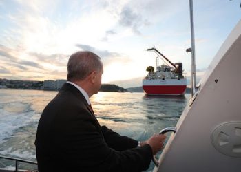 ERDOGAN IPAK MORAO ODABRATI STRANU: Zašto je Turska zatvorila tjesnace Bospor i Dardaneli za ratne brodove?