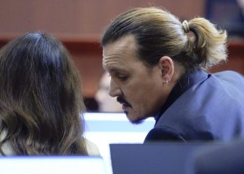 DEPP PROTIV HEARD: “Zabava, prokletstvo kamera i nepodnošljiva farsa?”
