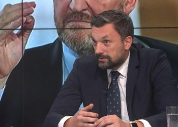 KONAKOVIĆEV „P(RE)OKRET ZA DRŽAVU“: Dino sigurno nije Dritan, vjerovatno će ga proglasiti bošnjačkim Vučićem