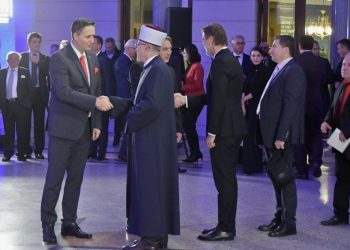 SVEČANOST KOJA TO NIJE, BEZ PRVE AHMEDIJE: Zašto na svečanosti povodom Dana državnosti BiH nije bilo vjerskih prvaka?!