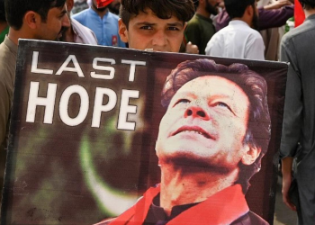 ATENTAT NA IMRANA KHANA Ahmad: Pakistan je na prekretnici…