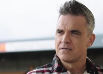 DA KATARU!”:  Robbie Williams prozvao licemjerima sve koji su odbili nastupiti u Kataru