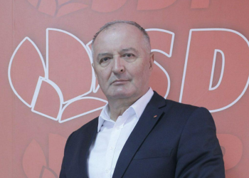 SPREMNI SMO OKRENUTI NOVU STRANICU ZA BOLJU BOSNU Helez: Koalicija osam probosanskih stranaka i HDZ BiH spas su za cjelovitu državu, a Dodiku smo pružili ruku pomirenja