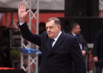 DODIKOVIH SEDAMNAEST GODINA VLASTI: Američki „dašak svježeg vjetra na Balkanu“ danas mrzi njih, a slavi srpske krvoloke