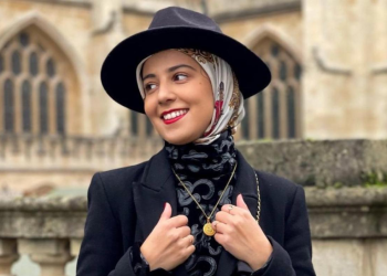 ‘BJESNILA SAM’: Britanska muslimanska influenserka Salma Masrour o modi i predrasudama protiv hidžaba
