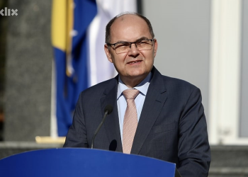 VISOKI PREDSTAVNIK DEBLOKIRAO FEDERACIJU: Kako u vrijeme Tita, tako i u vrijeme Schmidta – narod se ovdje ne pita!