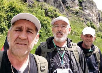 ONI SU U ZATVORU, A MI NA PUTU…: Put mira i ljubavi od Haaga do Srebrenice