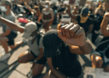 KRAJ DEMOKRATSKOG KAPITALIZMA: Kako su nejednakost i nesigurnost potaknule krizu na Zapadu