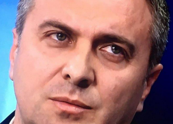 AAAJ RAMO, RAMO, RAMO, DRUŽE MOJ: Policajac koji je Ziki Turković stavio lisice ruke  na odstrelu „Trojkaša“