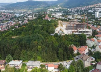 SARAJLIJE ĆE OSTATI BEZ PLUĆA GRADA: Ko stoji iz gradnje monstruoznih osmorokatnica – okorjeli tajkuni, ili Arapi?