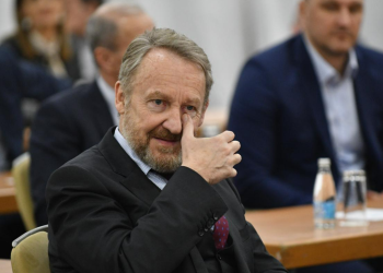 KOME TREBA TAKAV VOĐA: Izetbegovića još samo trebaju Erdogan i Vučić