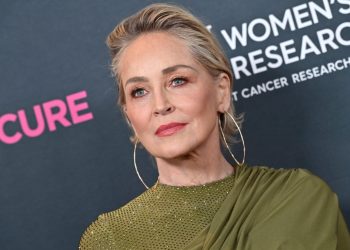 SHARON STONE OPET SE ŽALI NA NEPRAVEDNE HONORARE GLUMACA Kaže da je Saudijska Arabija naprednija