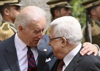 SUOČENA SA IZRAELSKO-PALESTINSKIM RATOM AMERIKA NEMA IZLAZA: Biden mora rizikovati, govori otvoreno i deluje odvažno