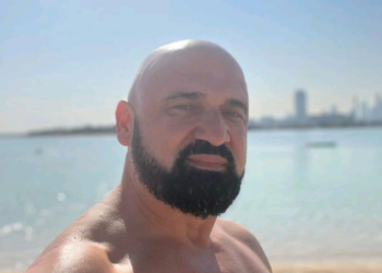 ZEMLJA GORI, A RAMO SE KUPA: Dok u zemlji sve kuha, ministar Isak se sunča u dalekom Dubaiju