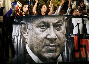 AKO NETANYAHU ŽELI ŽRTVOVATI TAOCE: Bijesna rodbina otetih Izraelaca upala na sjednicu…