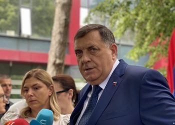 DODIKOVI SRBI ĆE PASTI TRAVU: Republika Srpska gubi do 10 hiljada radnih mjesta?
