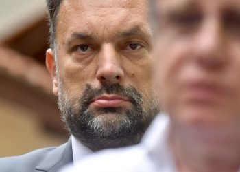TROJKA JE PREVESLALA OPOZICIJU: SDA i DF nemaju odgovora na Konakovićeve jeftine finte