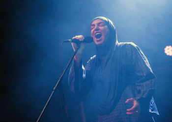 „ON JE BIBLIJSKI VRAG“: Zaklada Sinéad O’Connor zabranila Trumpu da koristi njene pjesme u kampanji