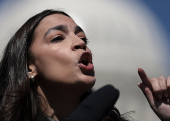 AOC NAZIVA IZRAELSKI RAT U GAZI GENOCIDOM: Zahtijeva od Bidena da zaustavi prodaju oružja