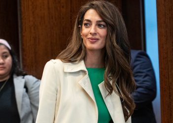 CIONISTIKI LOV NA VJEŠTICE: Izraelska nevladina organizacija traži krivično gonjenje Amal Clooney zbog naloga za hapšenje Netanyahua MKS-a