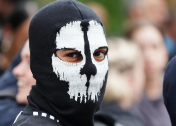 PROCURILE ŠOKANTNE PORUKE VOĐA DEMONSTRACIJA U ENGLESKOJ: ‘Imam rješenje, napravit ćemo novu Srebrenicu‘