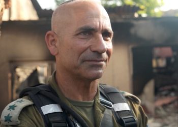 U TUNELU, U SRED MRAKA GASNE ZVIJEZDA ŠESTOKRATA: Širitelj laži o dekapitiranim bebama u Hamasovom tunelu proboden metalnom šipkom
