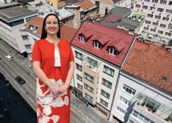 TAKO MLADA, TAKO MLADA: Zar ne zvuči ko blada da nas gradonačlnica tako potkrada