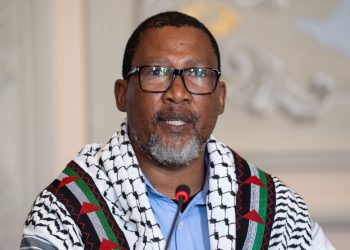 LONDON JE GNJEZDO CIONISTIČKIH STRŠLJENOVA: Mandelinom unuku London zabranio ulaz u državu jer je trebao govoriti protiv apartheida
