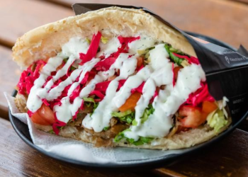 ŽESTOKI RAT ZA DONER KEBAB! ‘Uvijek se radio od janjetine, ali sad svi tvrde da je masna’