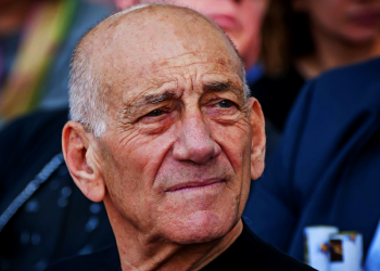 ŽIDOVI SE BUDE PROTIV CIONIZMA  Olmert: Netanyahu pravi neprijatelj – ne Iran ili Hezbollah